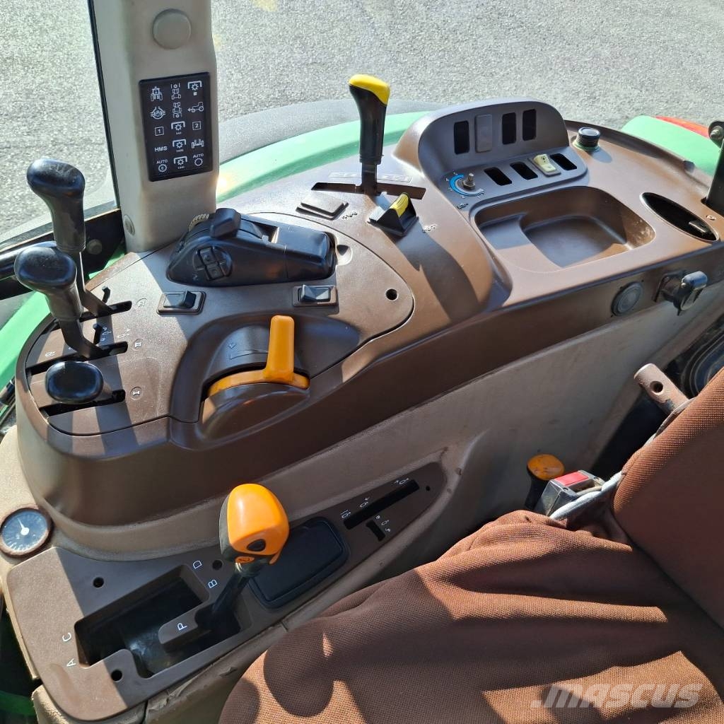 John Deere 5820 Tractores