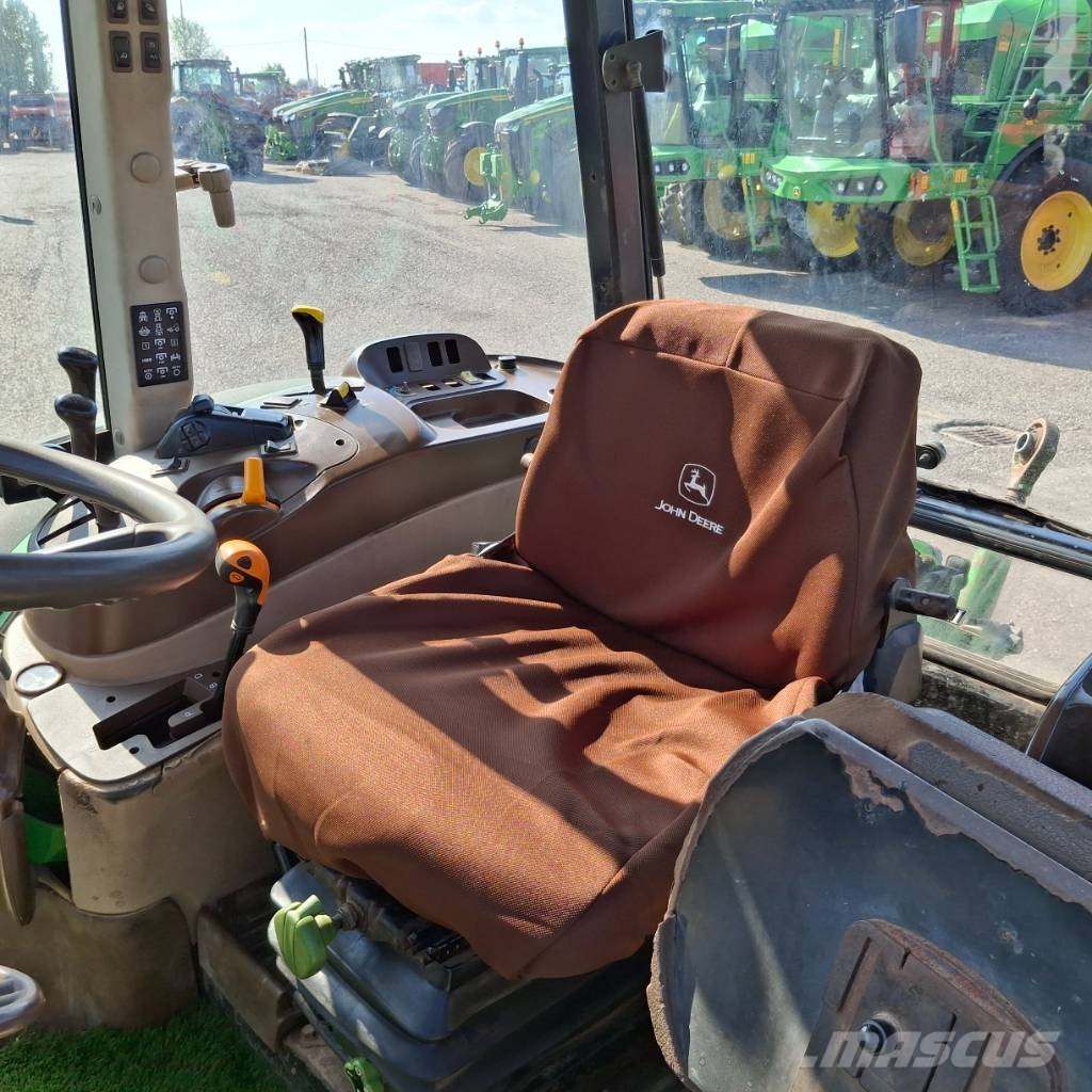 John Deere 5820 Tractores