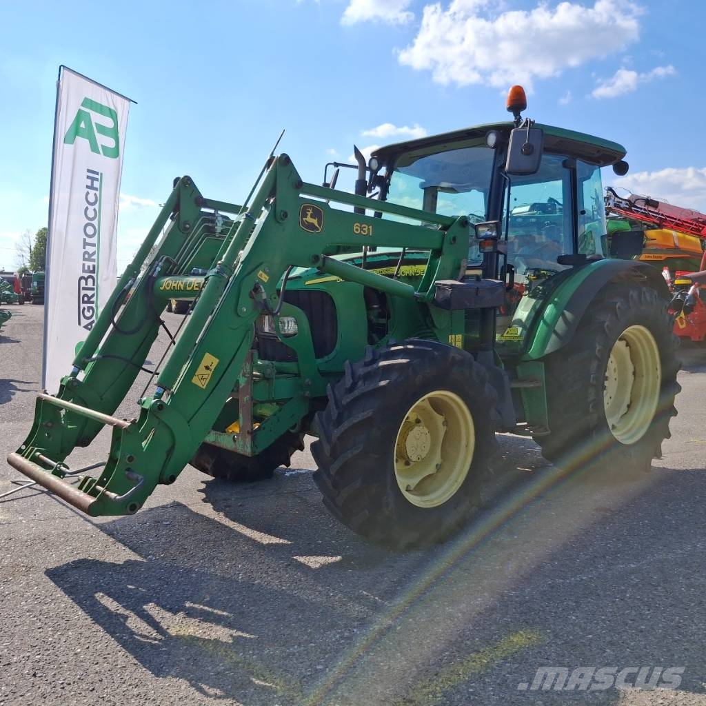 John Deere 5820 Tractores