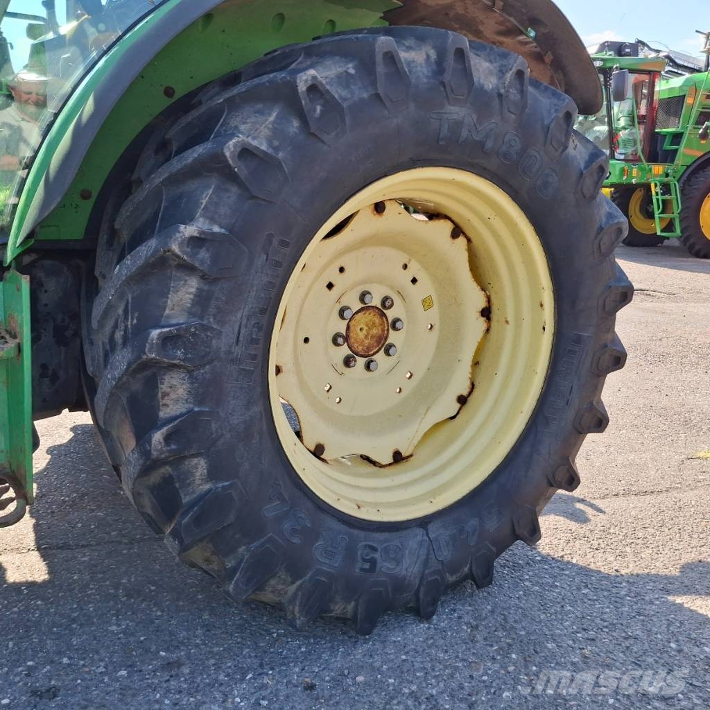 John Deere 5820 Tractores