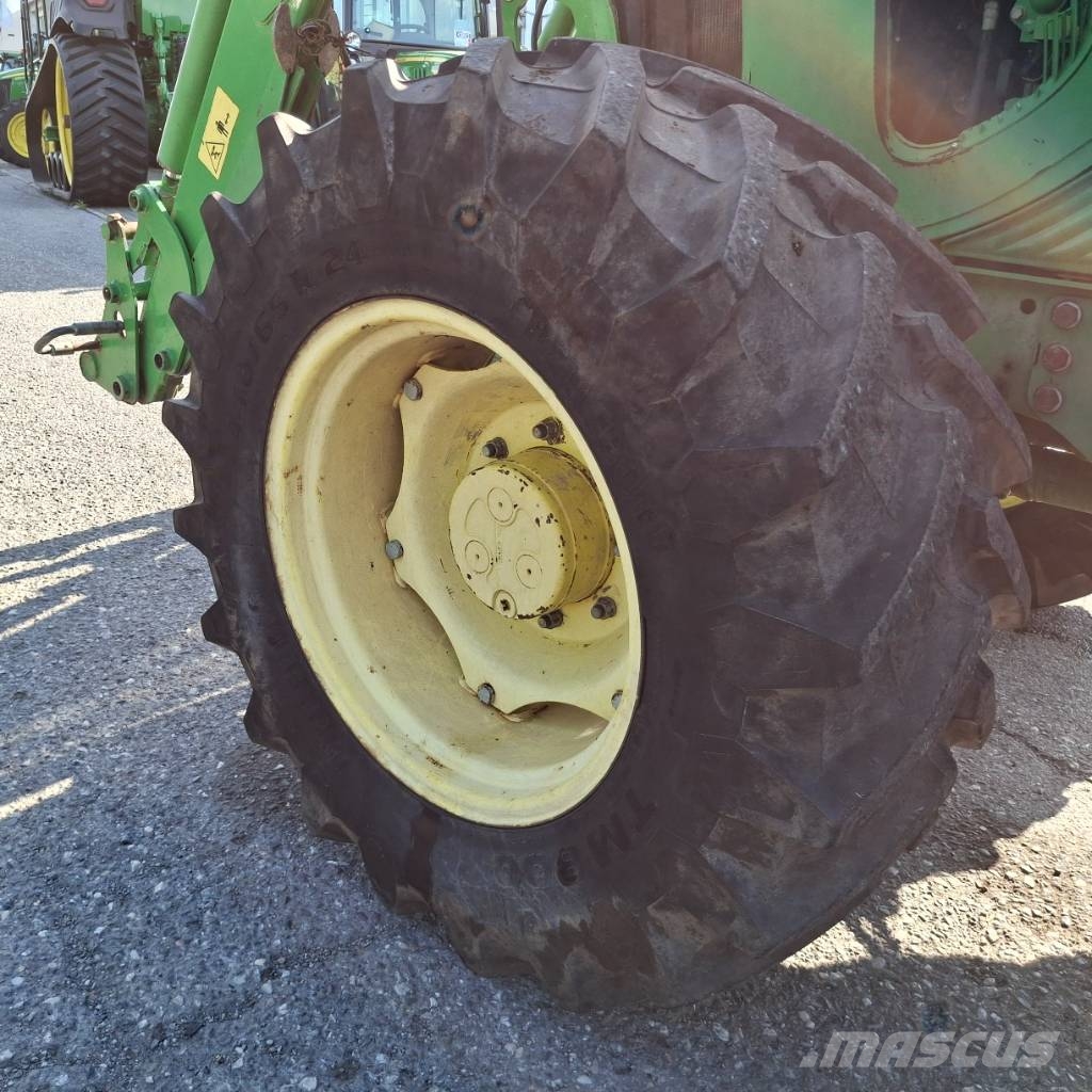 John Deere 5820 Tractores