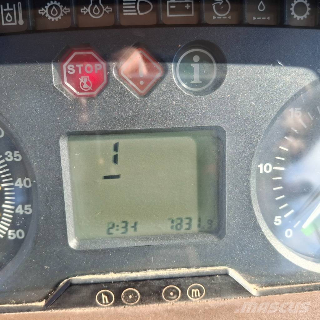 John Deere 5820 Tractores