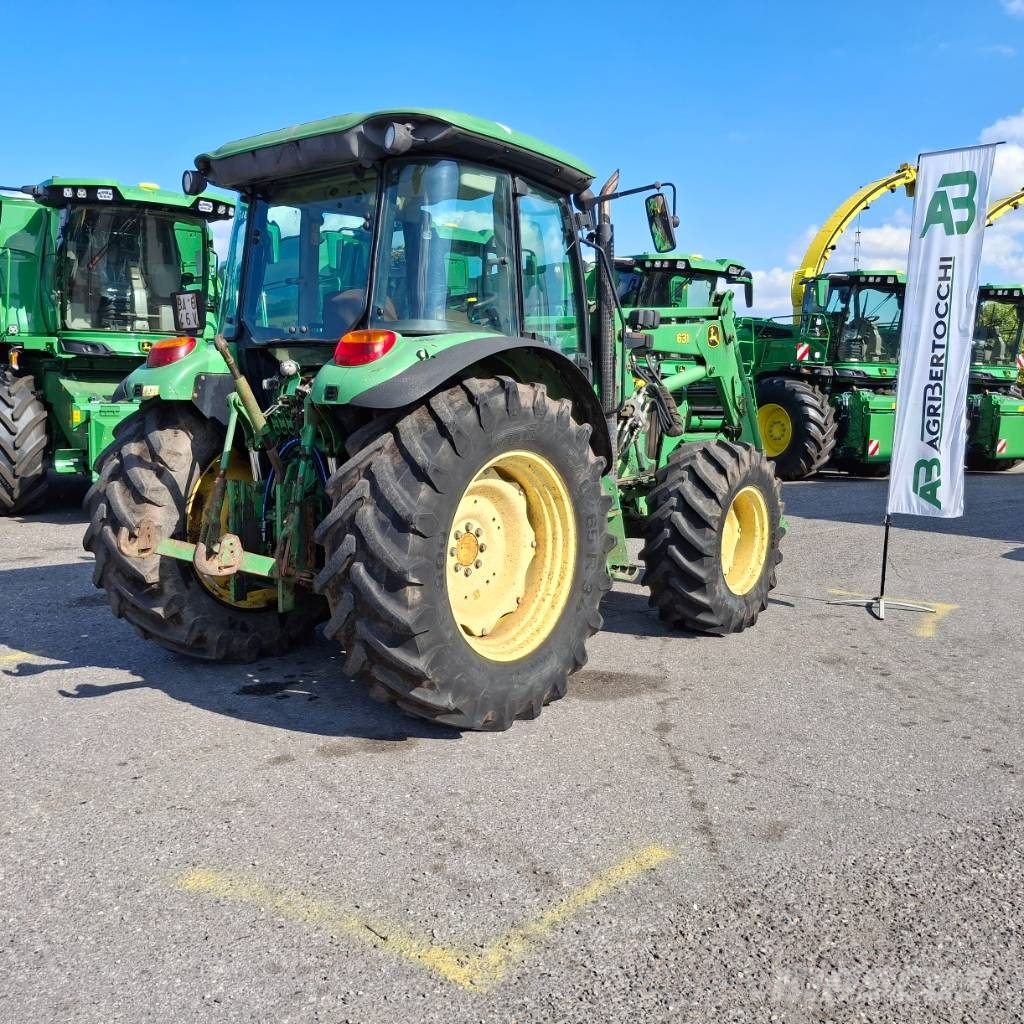 John Deere 5820 Tractores