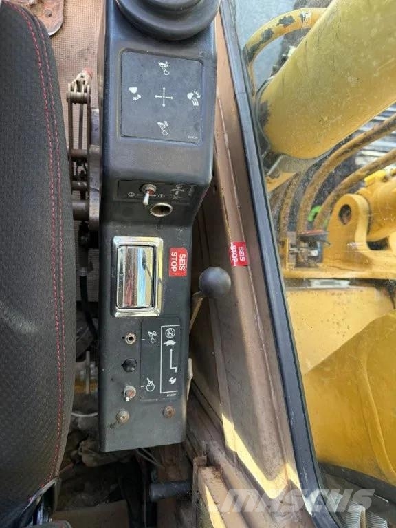 CAT 215DLC Rupsgraafmachines