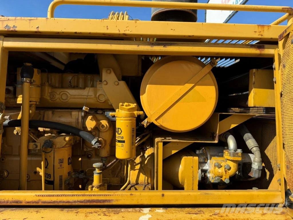 CAT 215DLC Rupsgraafmachines