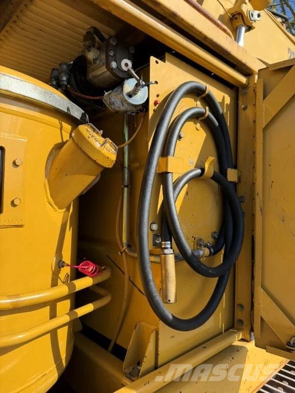 CAT 215DLC Rupsgraafmachines