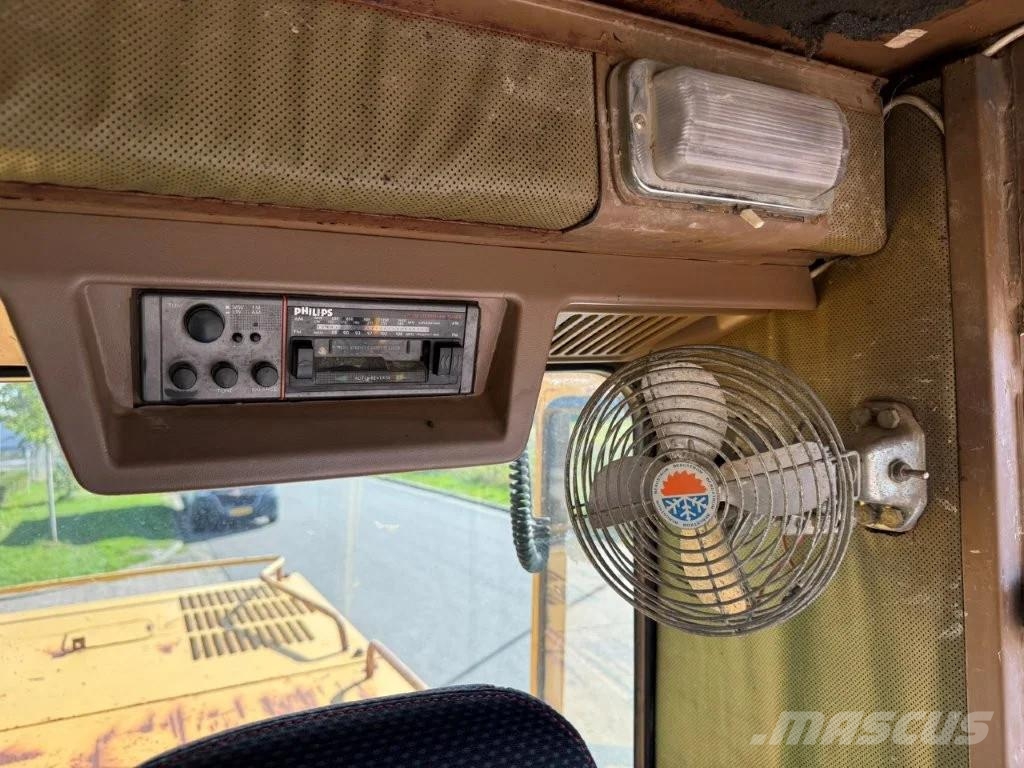 CAT 215DLC Rupsgraafmachines