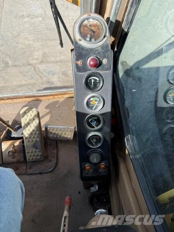 CAT 215DLC Rupsgraafmachines