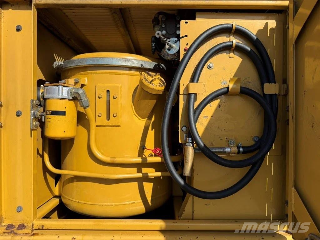 CAT 215DLC Rupsgraafmachines