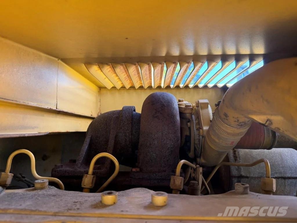 CAT 215DLC Rupsgraafmachines