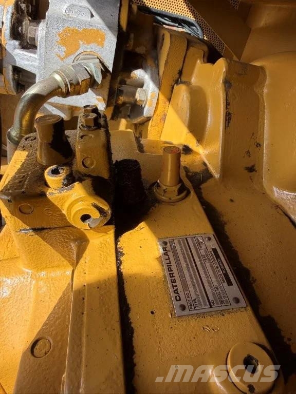 CAT 215DLC Rupsgraafmachines