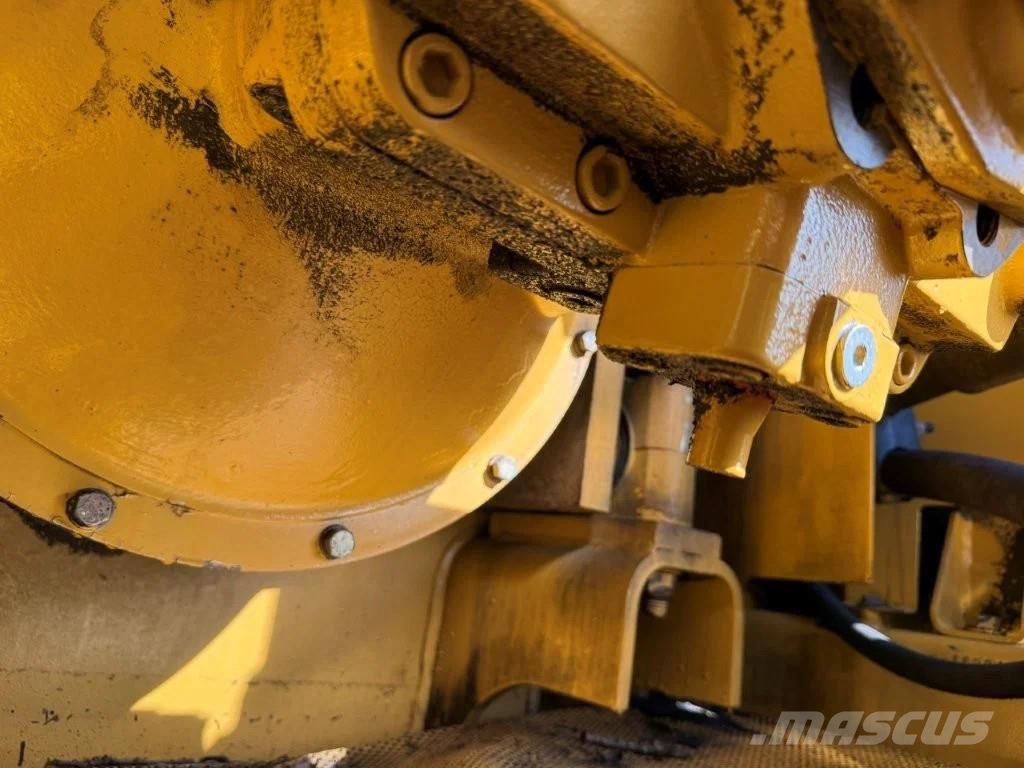 CAT 215DLC Rupsgraafmachines