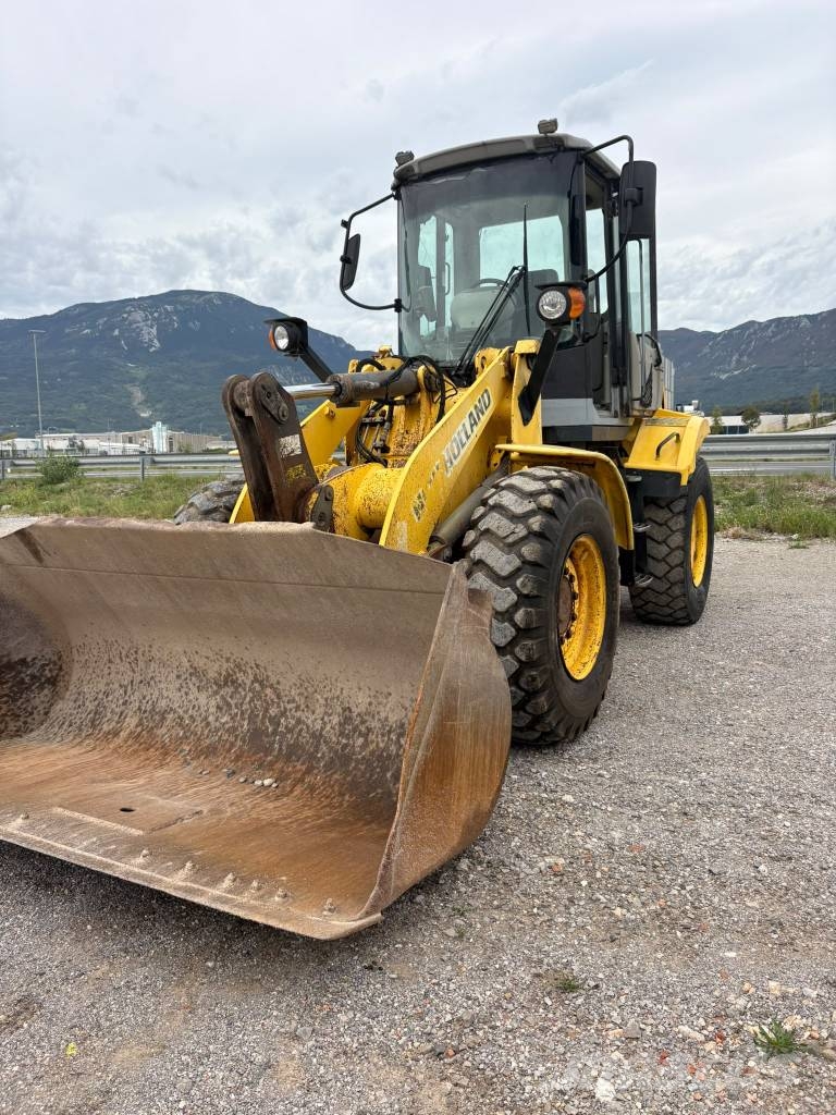 New Holland W111 Kolesni nakladalci