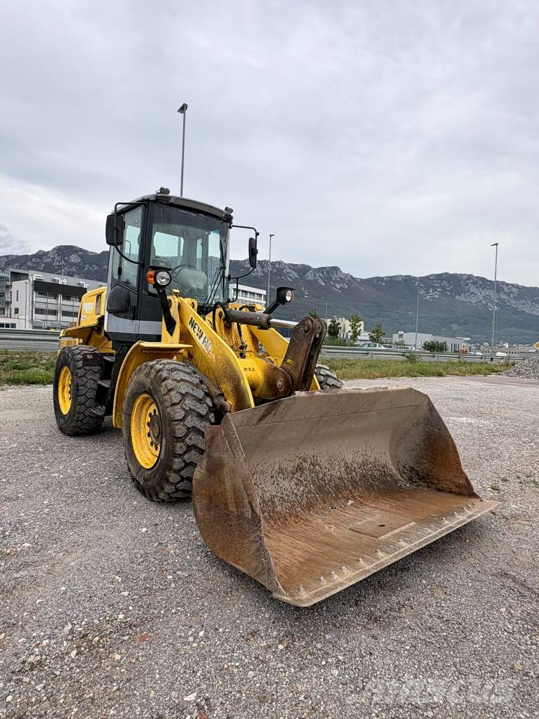 New Holland W111 Kolesni nakladalci