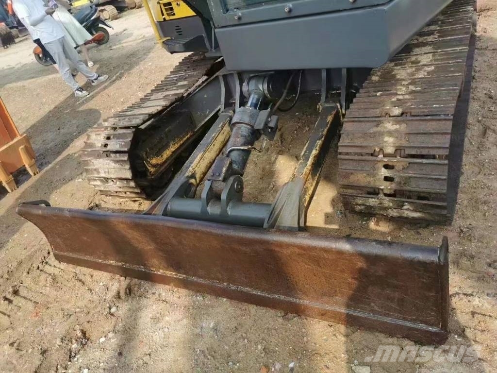 Volvo EC 80D PRO Pelle sur chenilles
