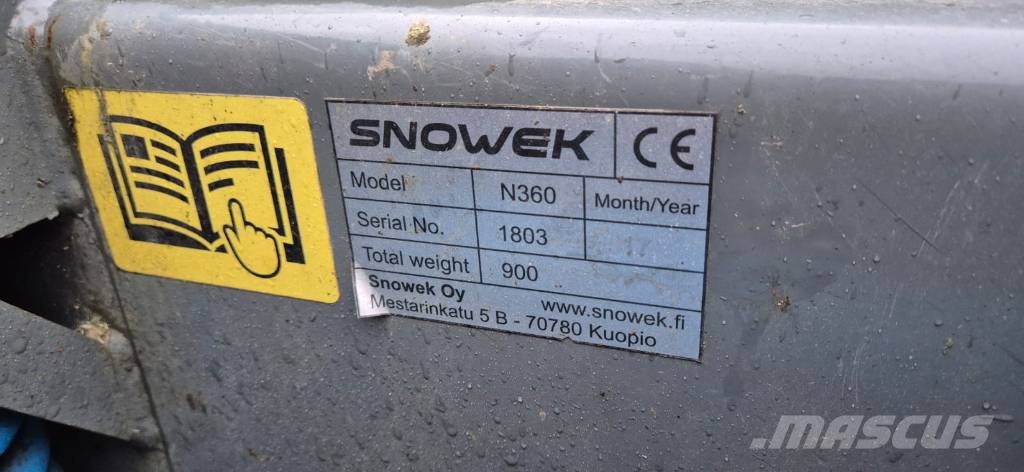 Snowek N360 Schneeschilde und -pflüge