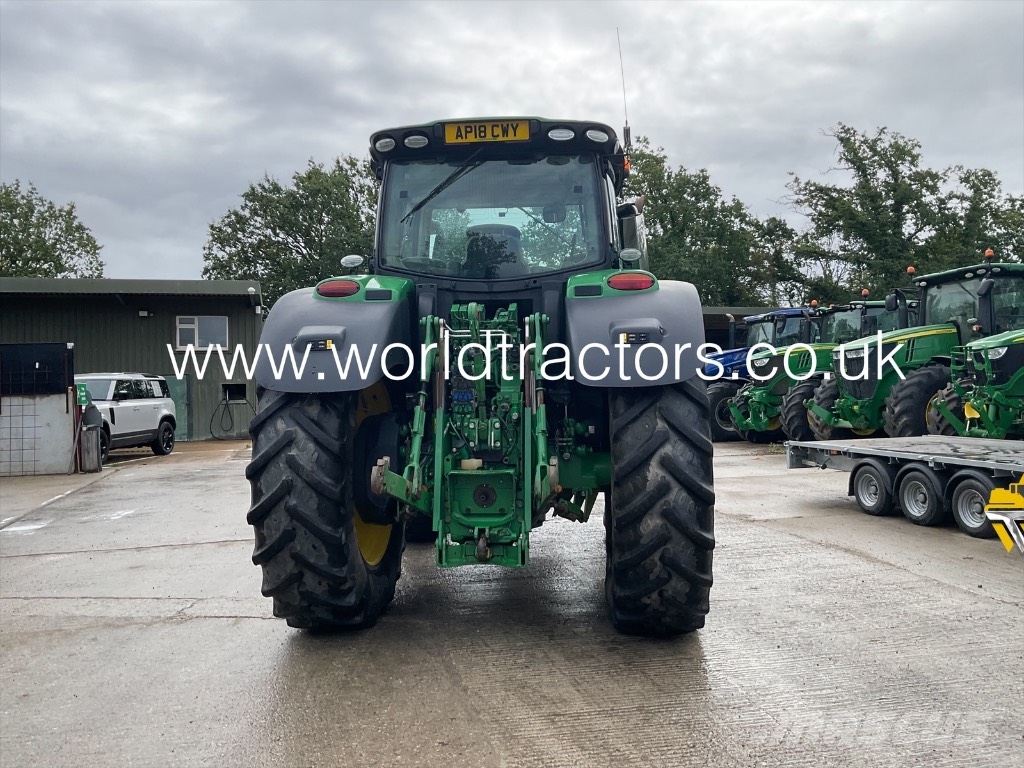 John Deere 6215 R Traktorer