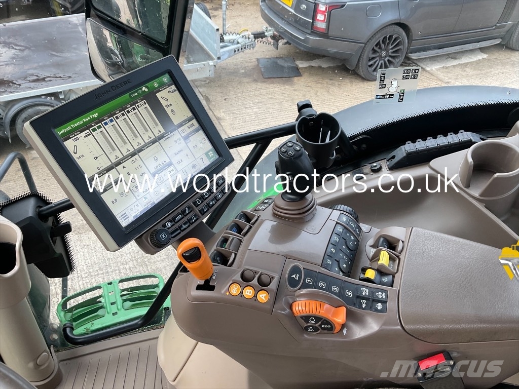 John Deere 6215 R Traktorer