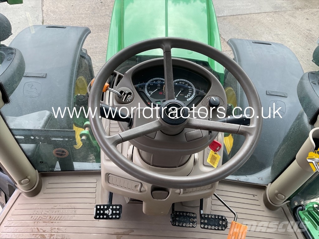 John Deere 6215 R Traktorer
