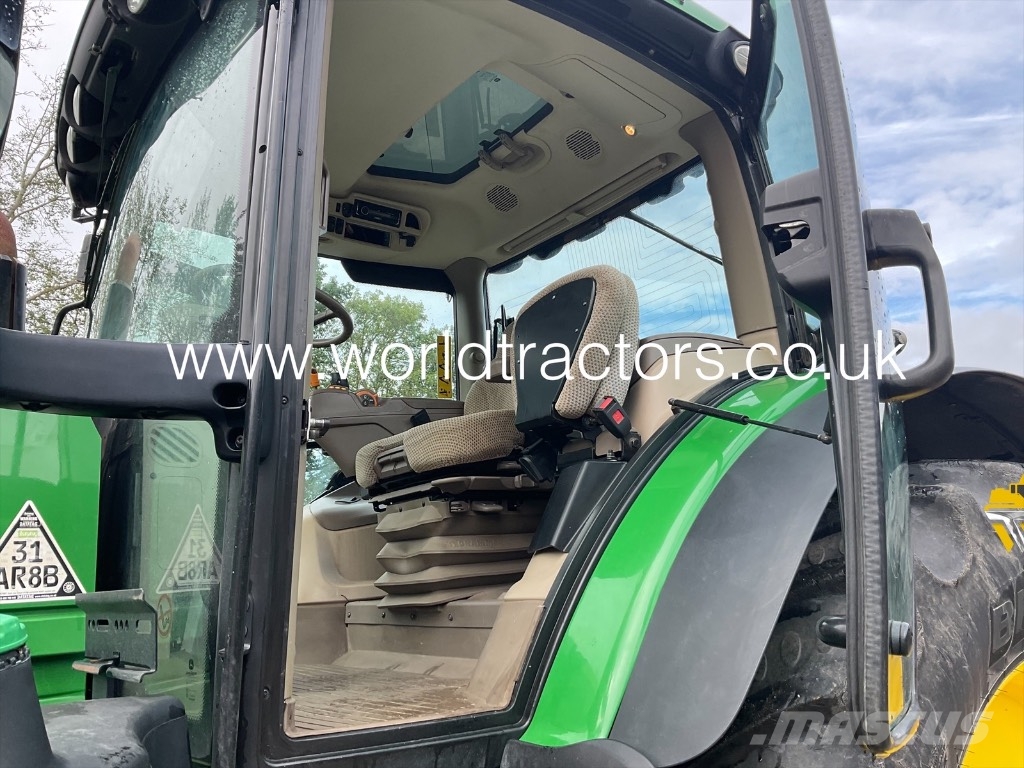 John Deere 6215 R Traktorer