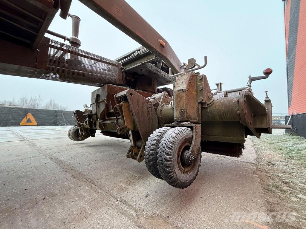Schörling P17FV BROOM / BLOWER / 3053 HOURS Sweepers