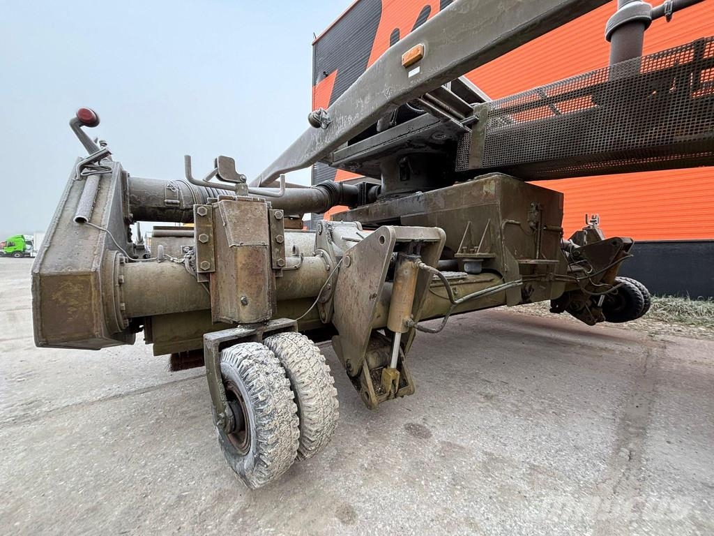 Schörling P17FV BROOM / BLOWER / 3053 HOURS Sweepers