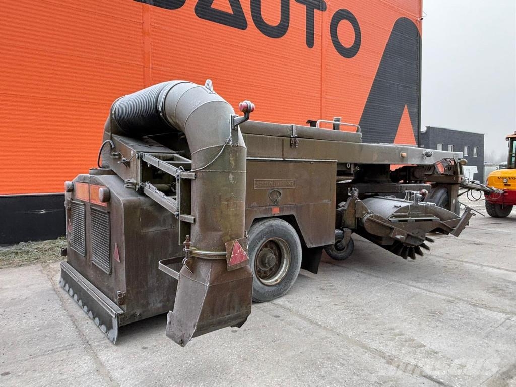 Schörling P17FV BROOM / BLOWER / 3053 HOURS Sweepers