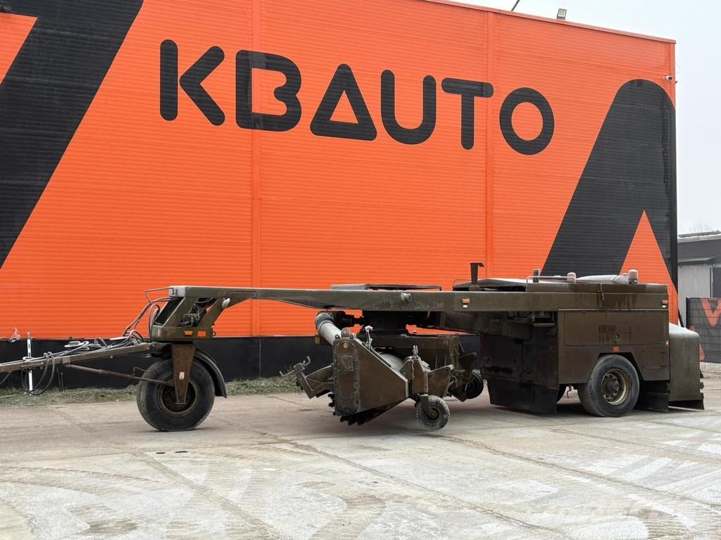 Schörling P17FV BROOM / BLOWER / 3053 HOURS Sweepers