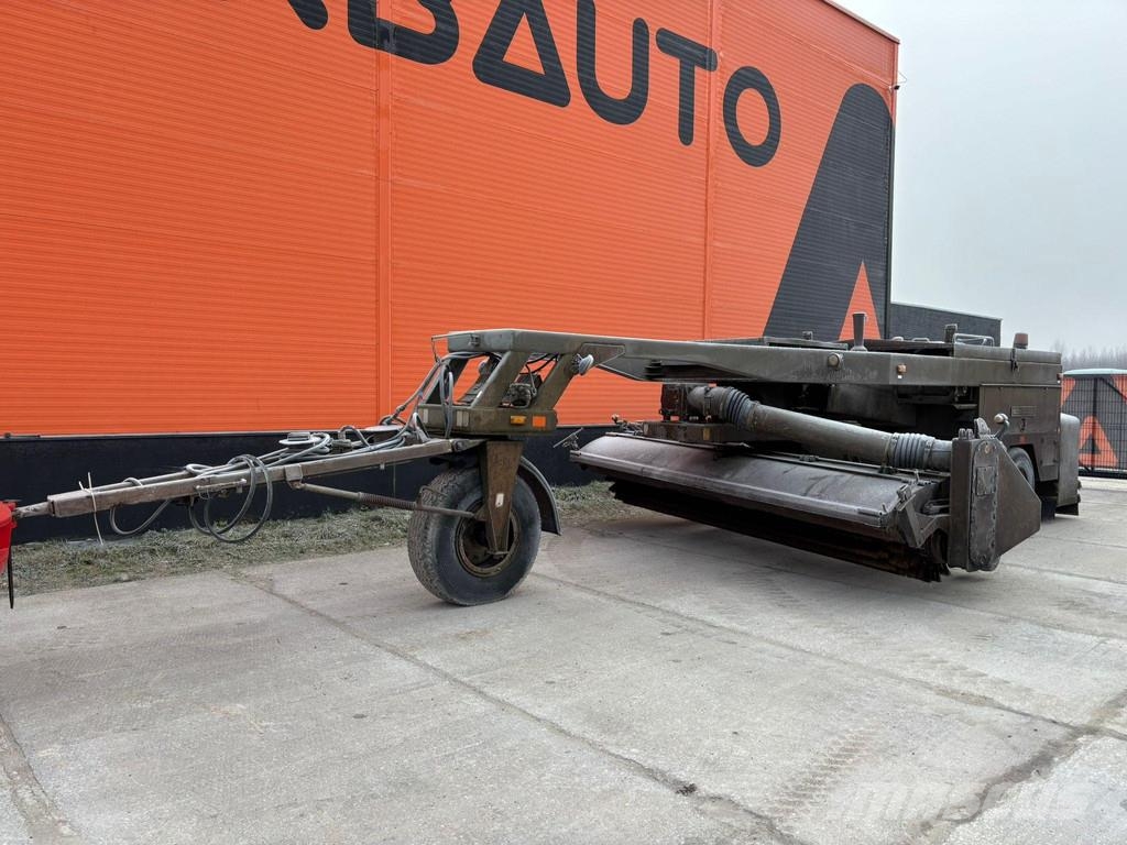Schörling P17FV BROOM / BLOWER / 3053 HOURS Sweepers