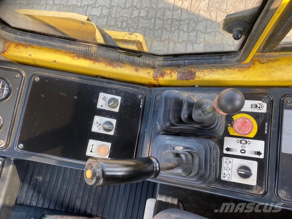 Bomag BW216 . Andre tromler