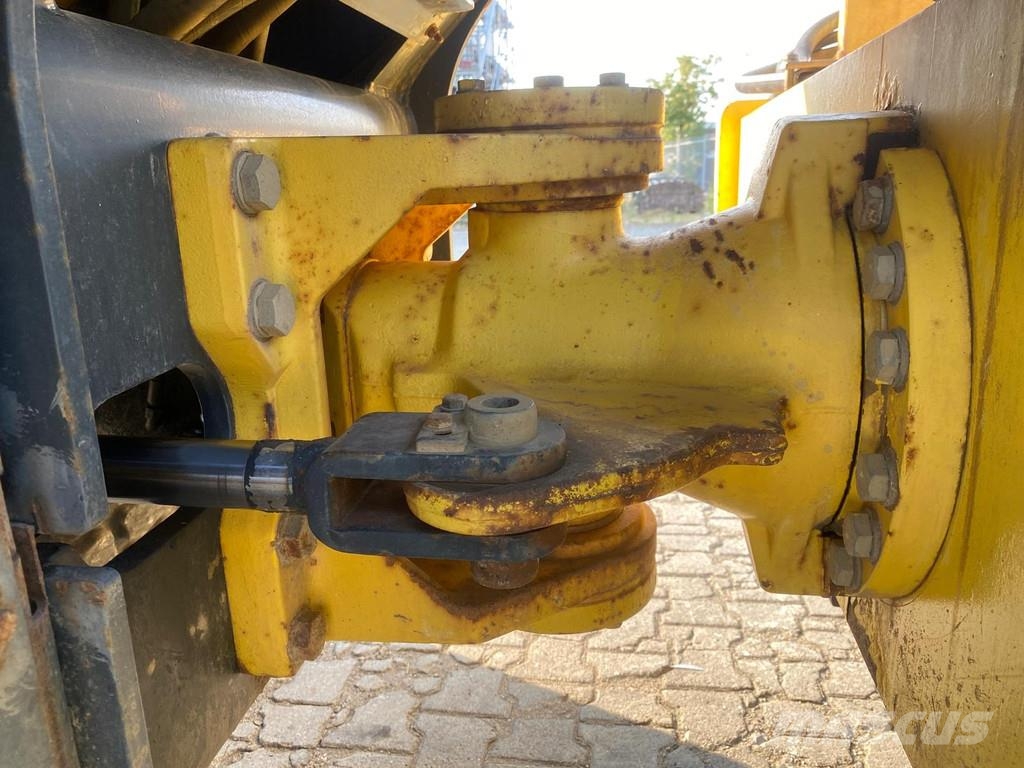 Bomag BW216 . Andre tromler