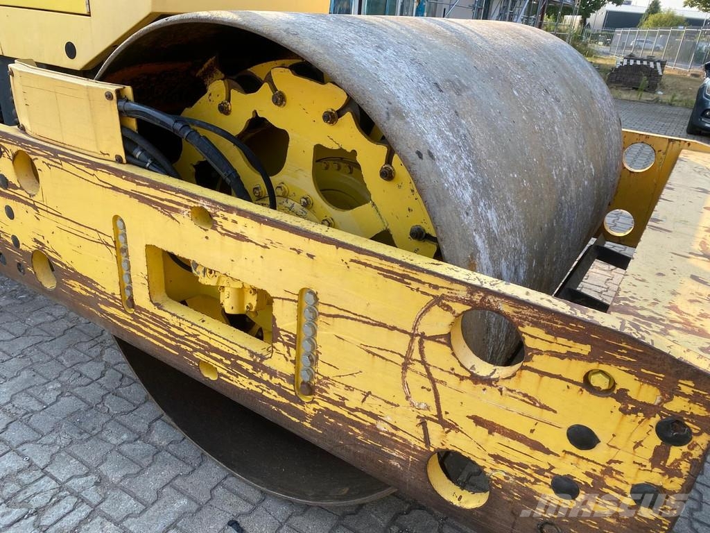 Bomag BW216 . Andre tromler