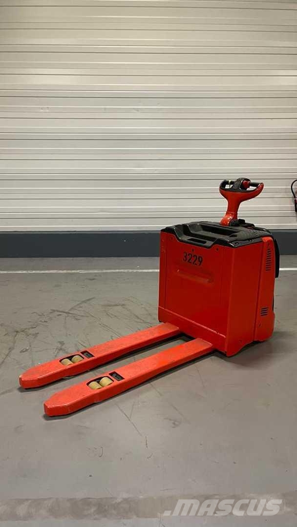 Linde T20AP Lavansiirtotrukit ajotasolla