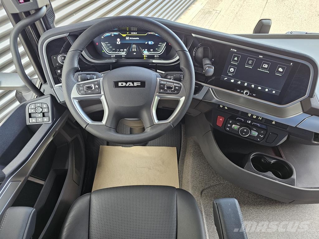 DAF XF 530 8x2 / HMF 9520 K8 / NIEUW! Kamioni sa kranom