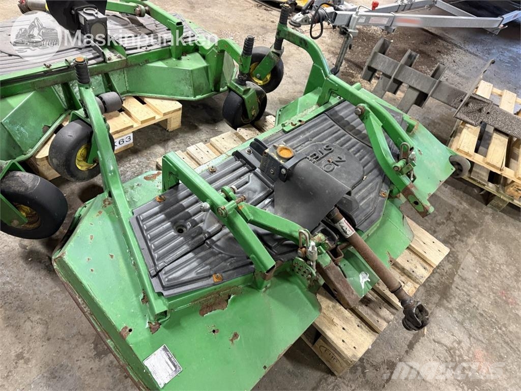 John Deere 1585 حاملات أدوات