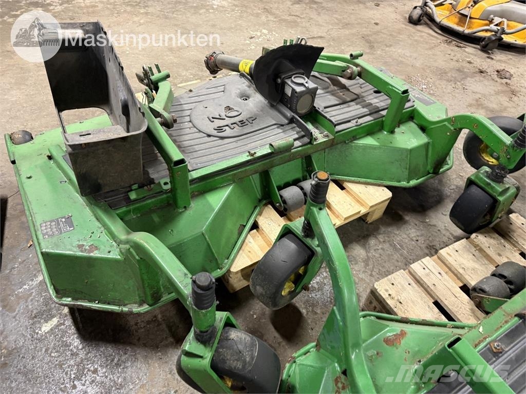 John Deere 1585 حاملات أدوات