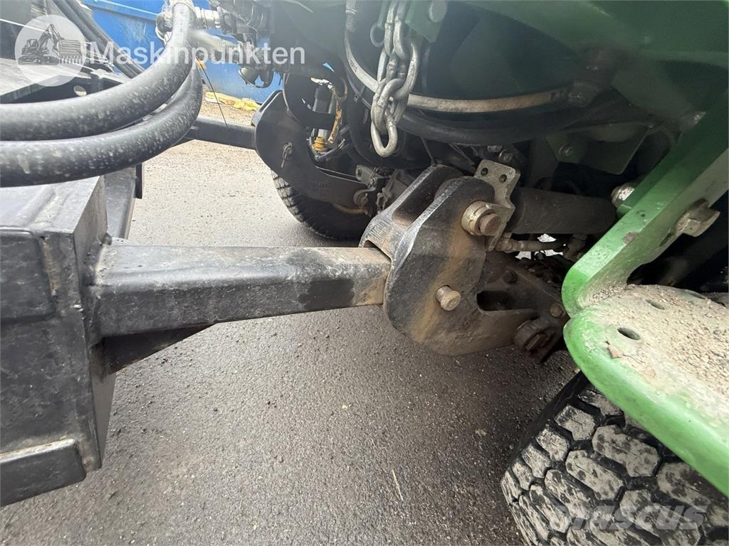 John Deere 1585 حاملات أدوات