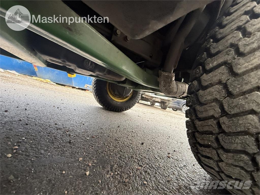 John Deere 1585 حاملات أدوات
