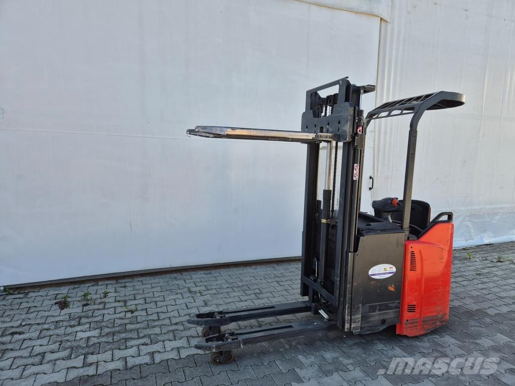 Linde D12SP Työntömastotrukit