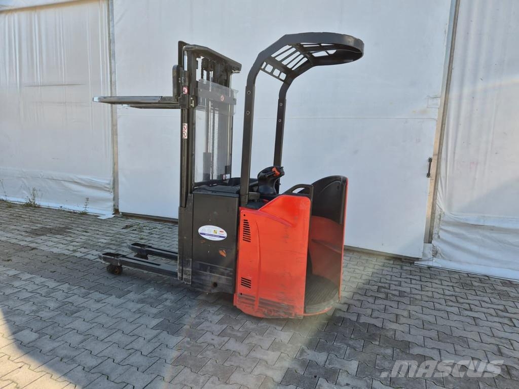 Linde D12SP Työntömastotrukit