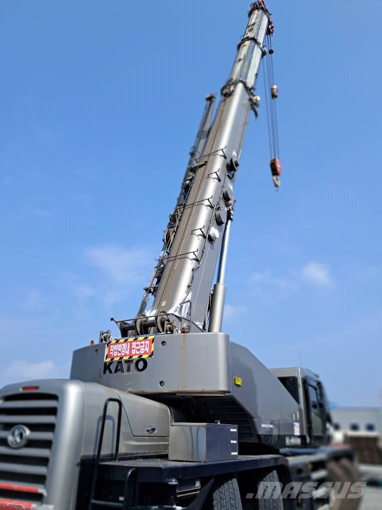 Kato KR-75H Macara teren accidentat