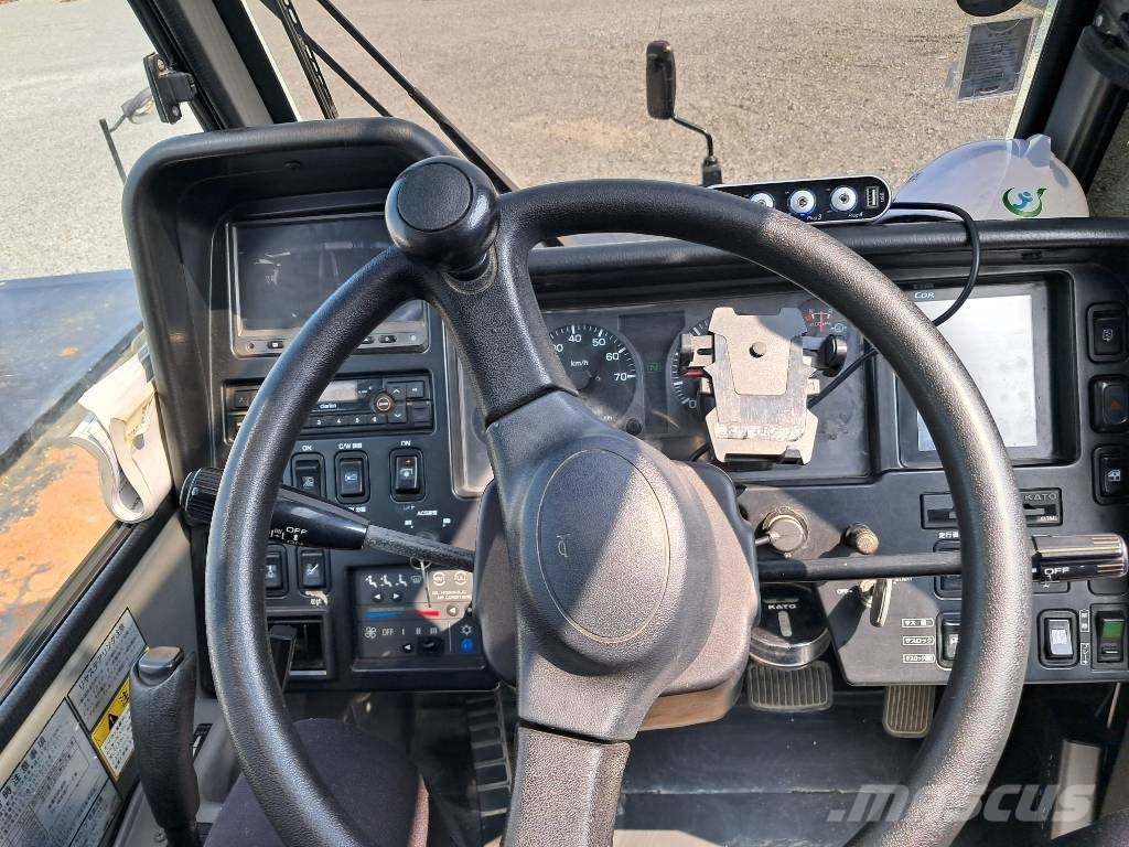 Kato KR-75H Macara teren accidentat