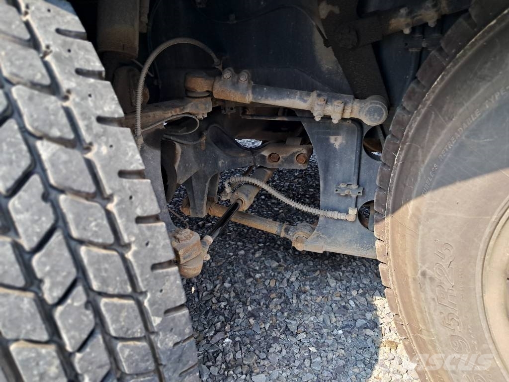 Kato KR-75H Macara teren accidentat