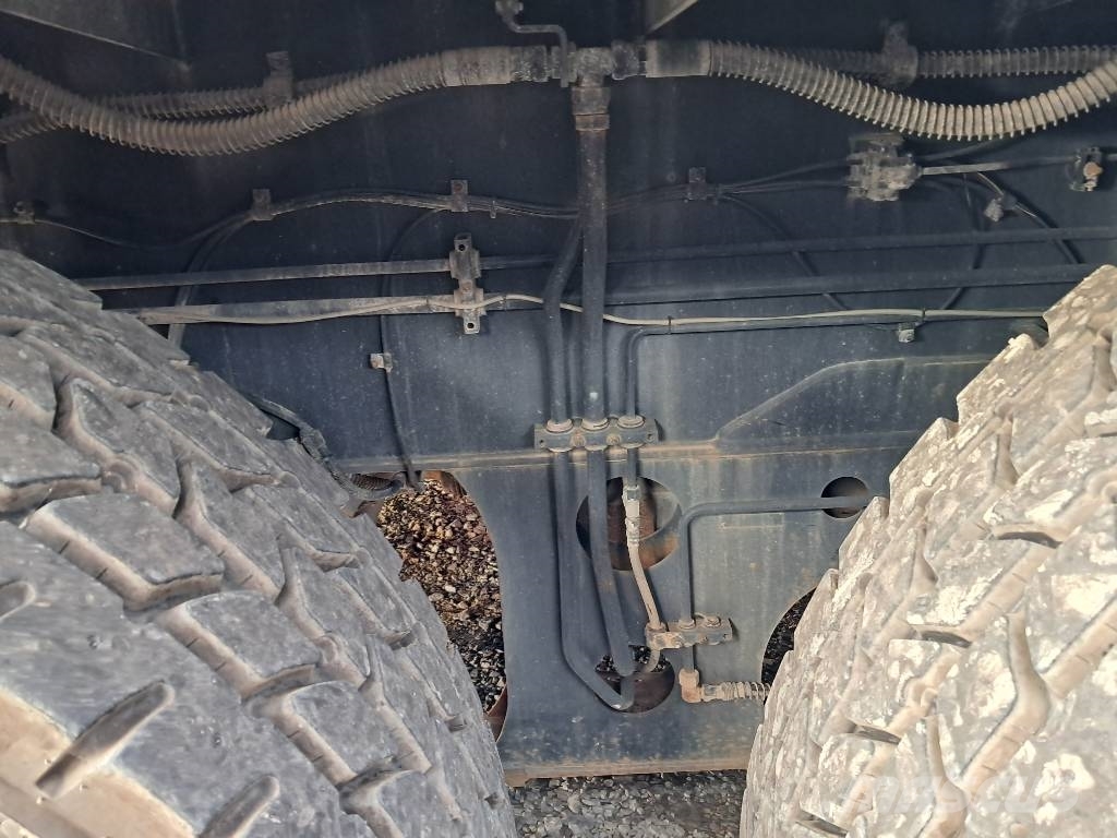 Kato KR-75H Macara teren accidentat