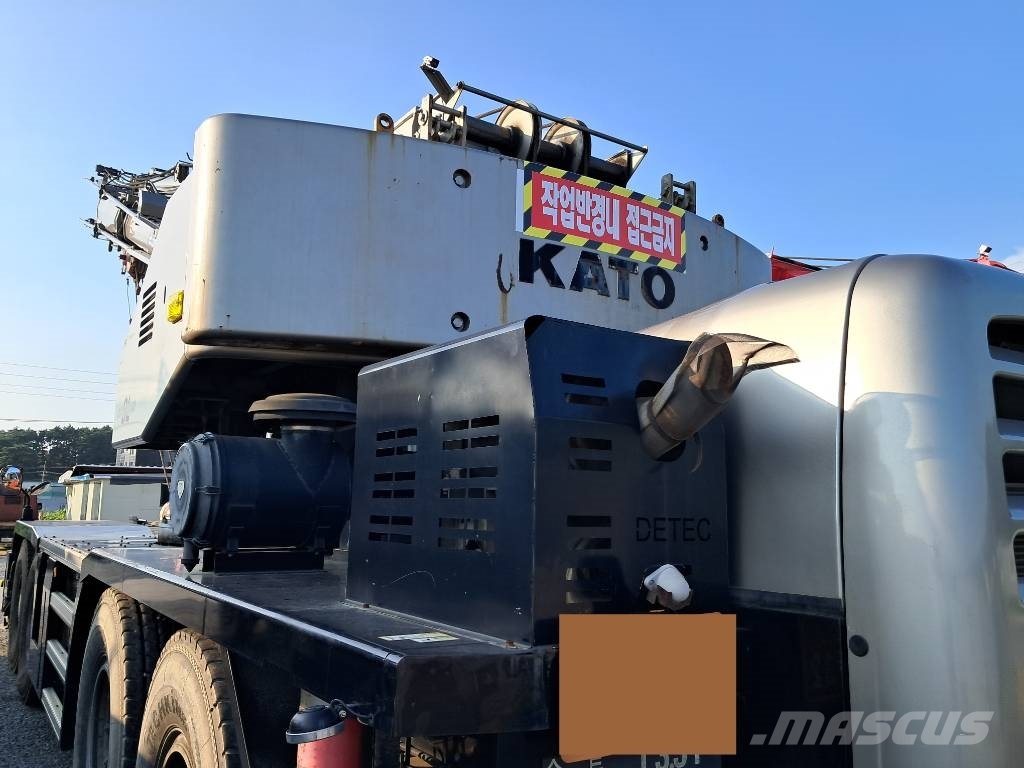 Kato KR-75H Macara teren accidentat