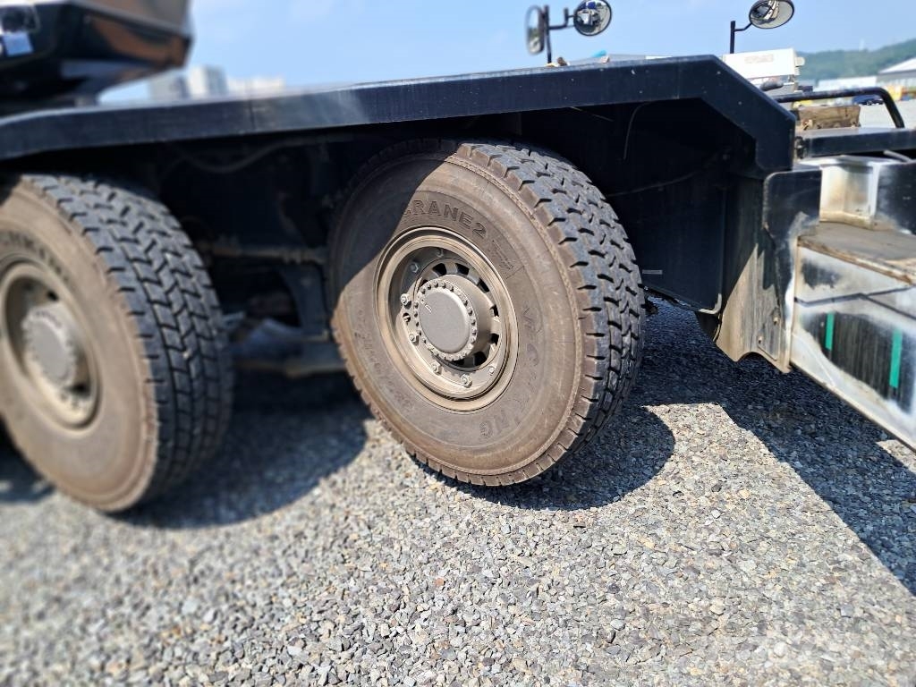 Kato KR-75H Macara teren accidentat