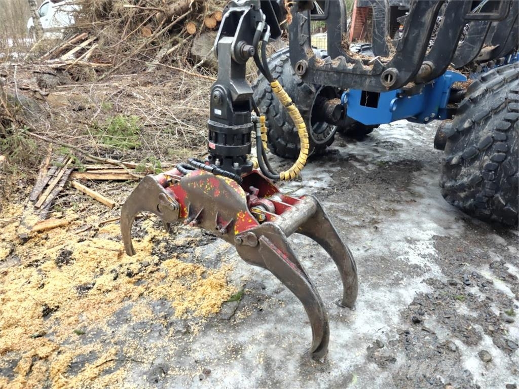  Omavalmiste Metsäkärry Logset 5F kuormatilalla Metsäperävaunut