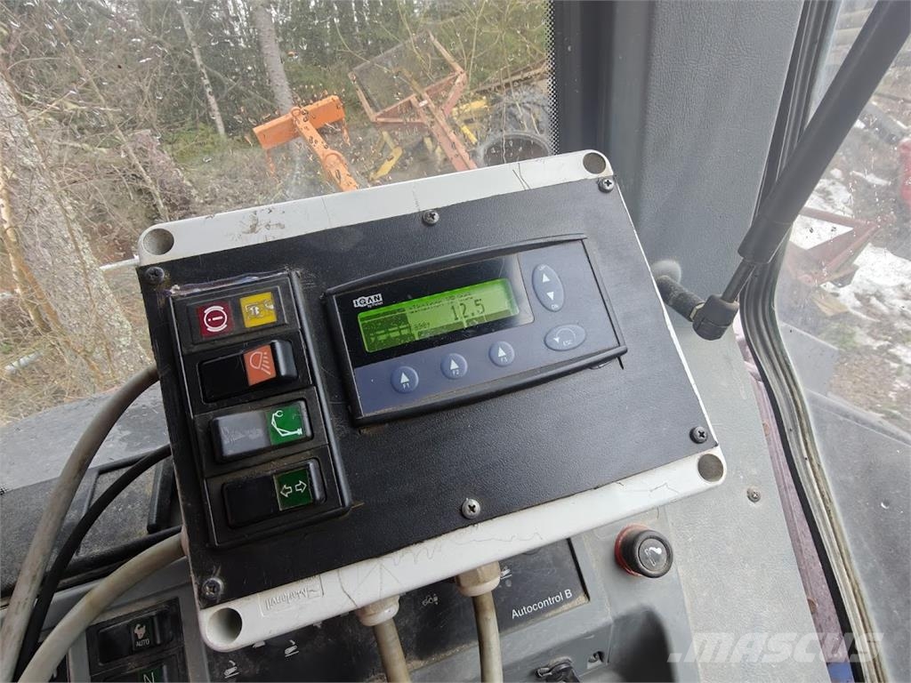  Omavalmiste Metsäkärry Logset 5F kuormatilalla Metsäperävaunut