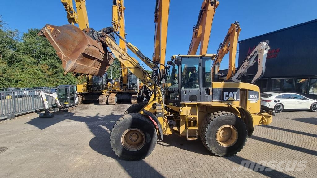 CAT 930G لوادر بعجل