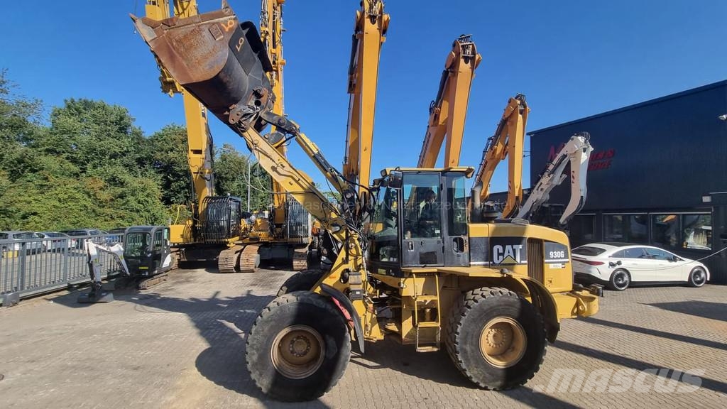 CAT 930G لوادر بعجل